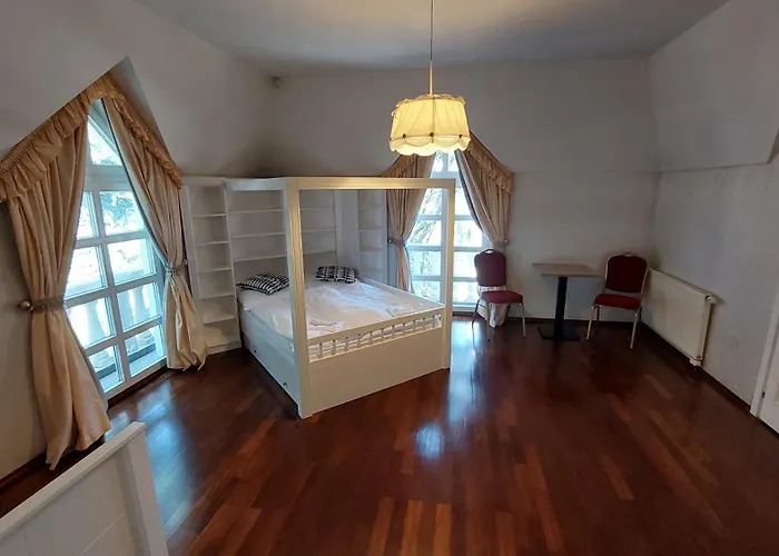 Castle Garden *** Rum i privatbostad *