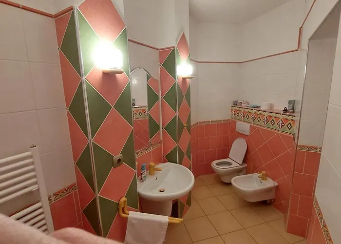 Rum i privatbostad Castle Garden *** Szombathely