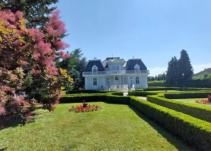 Rum i privatbostad Castle Garden *** Szombathely